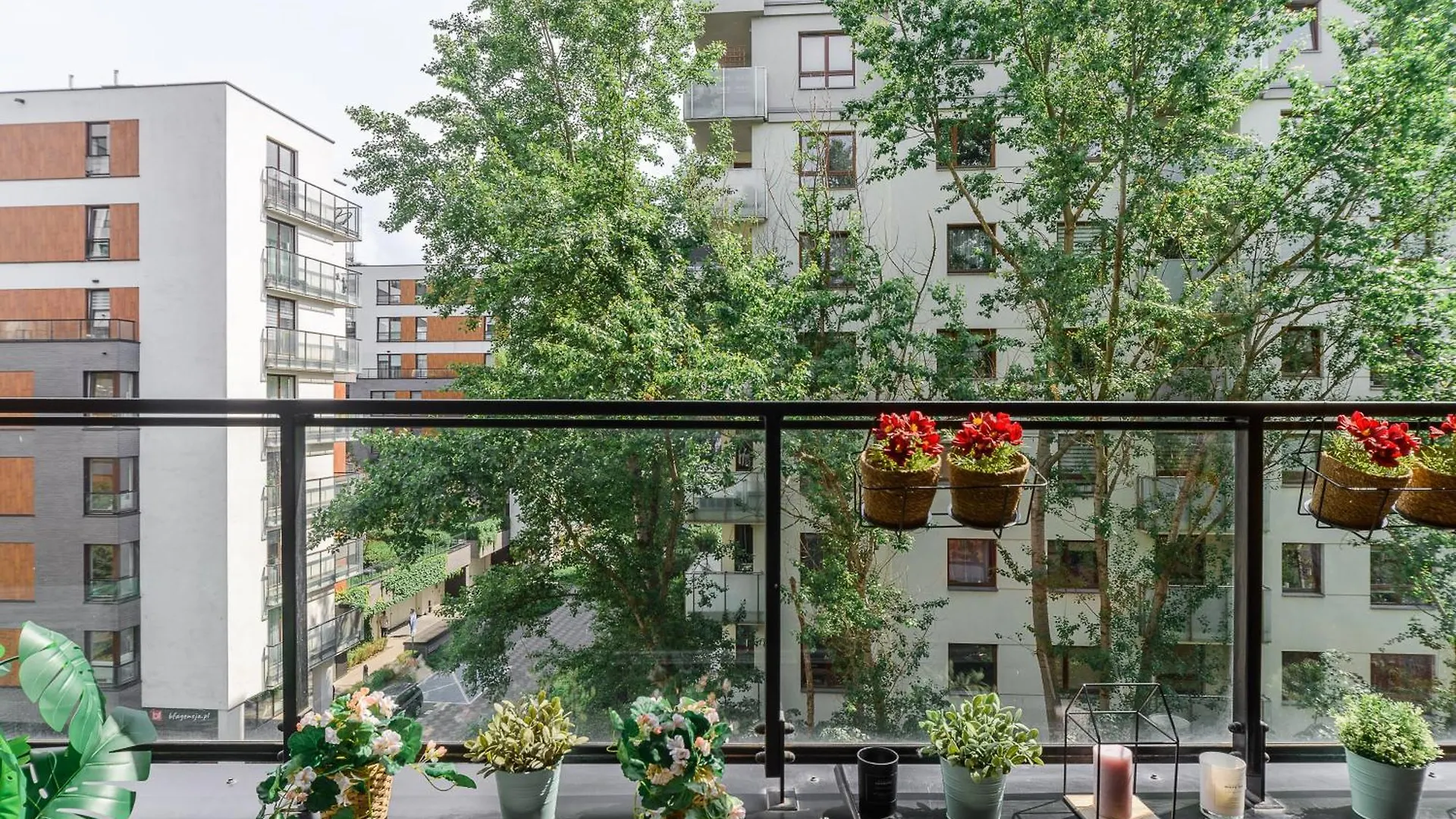 Apartments On Siedmiogrodzka Street Warsaw Poland